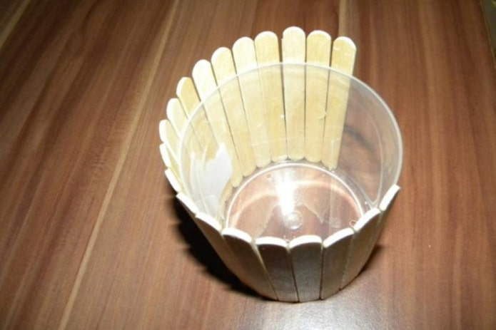 карандашница из палочек